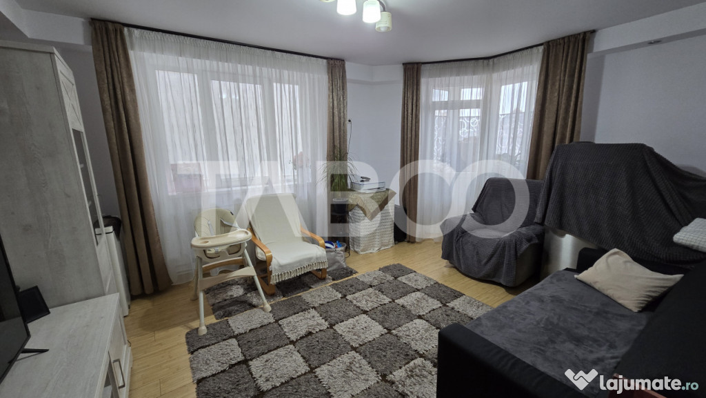 Apartament de vanzare 64mp 3 camere etaj intermediar balcon