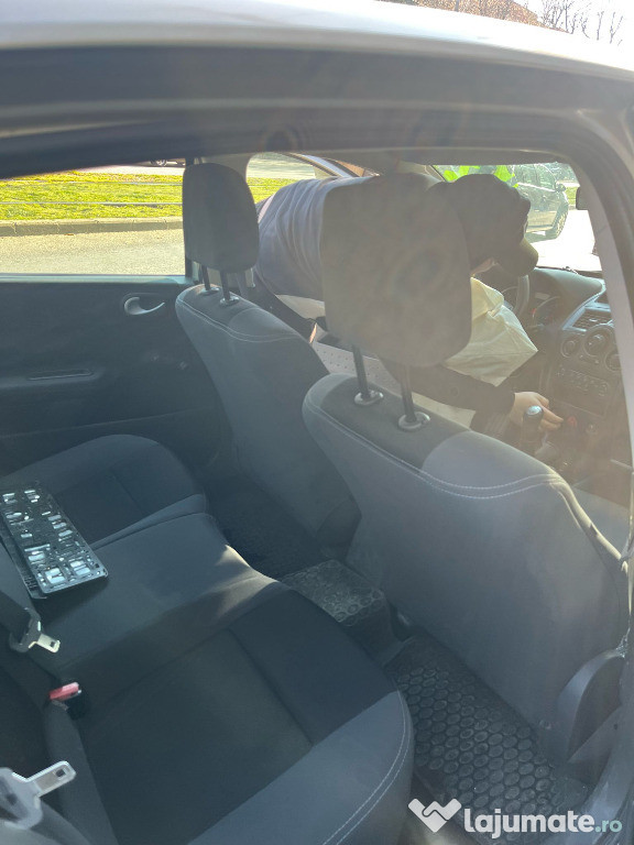 Renault Megane avariat