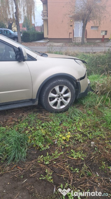 Vând Subaru Tribeca