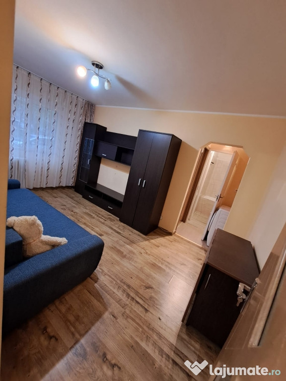 Vant apartament 2 camere Scoala 7 Botosani