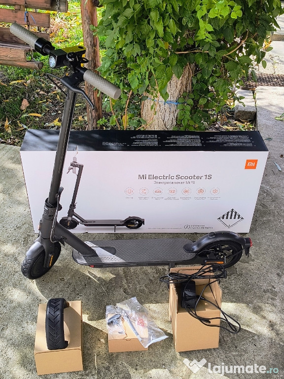 Trotinetă electrică Xiaomi Mi Electric Scooter S1