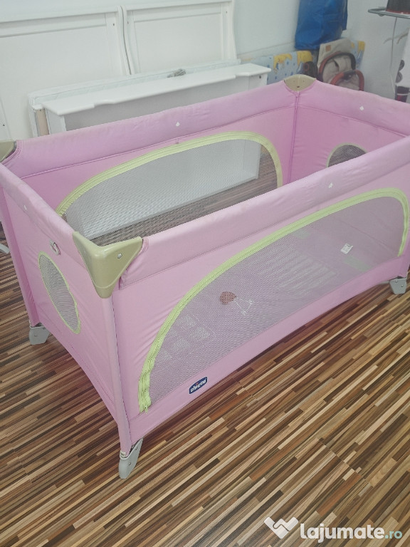 Pătuț / țarc bebe fetițe Chicco