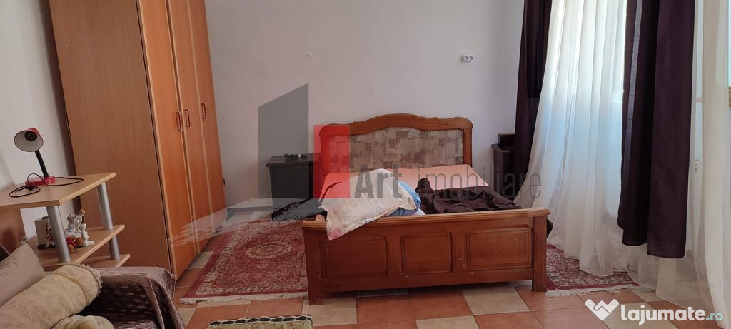 Garsoniera de inchiriat in zona Damaroaia