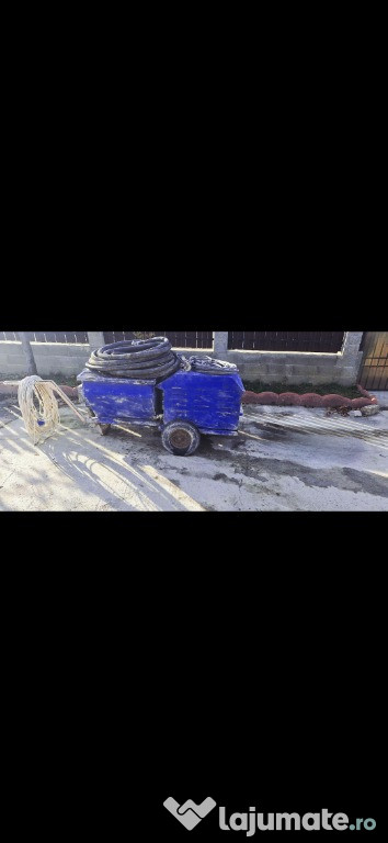 Pompa de tencuit traditional