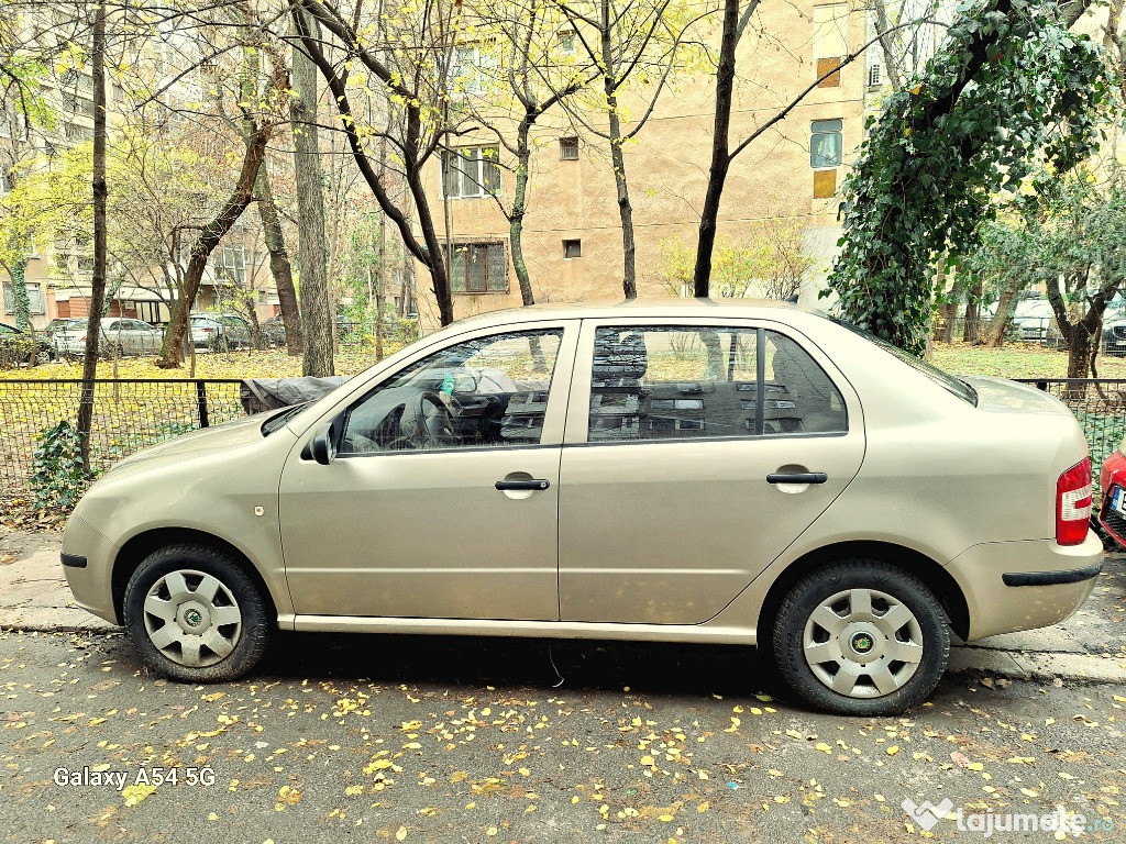 Vand Skoda Fabia Sedan benzina, 2005, 110 000 km, stare foarte buna.