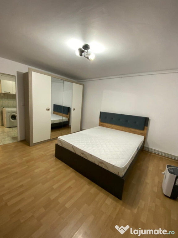 Garsoniera, 34 mp, zona Republicii