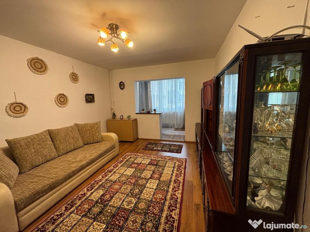 Apartament 3 camere Tractorul