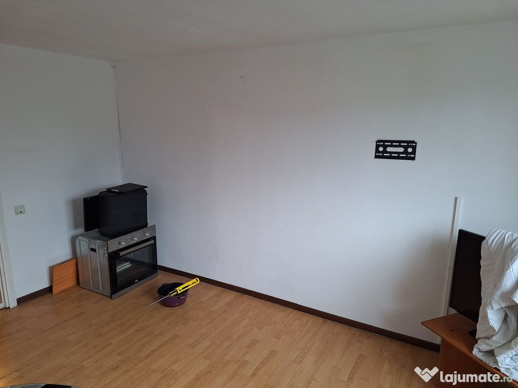 Garsoniera 21mp -etaj 1- Soseaua Oltenitei - Metrou Apara...