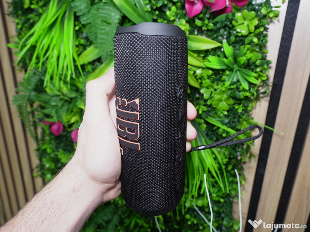 Vând Boxă Portabilă JBL Flip 6 - Nouă Sigilată - Bass Puternic