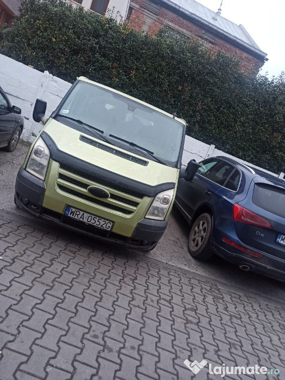 Vând urgent Ford transit trend cu acte în regulă motor de 22 An 2010