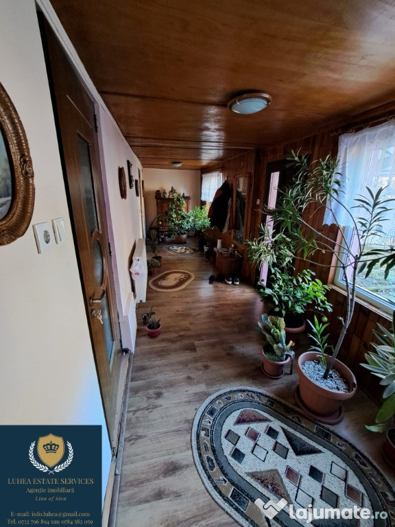 Casă formată din 2 clădiri P+M și P+1