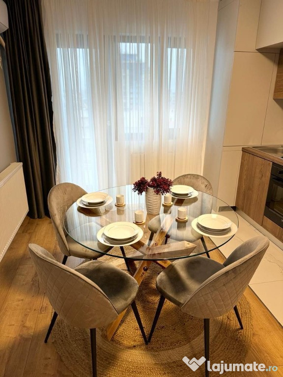 Inchiriez apartament 2 camere mamaia hanul cu peste, loc de parcare