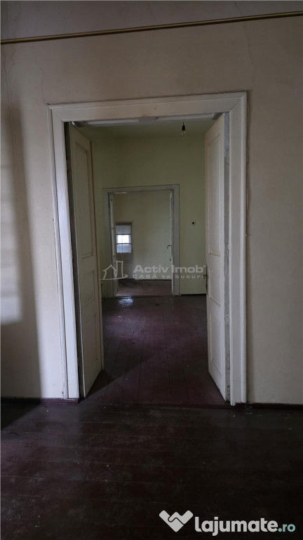 Casa P D, teren 182 mp - zona centrala - Piata Mare