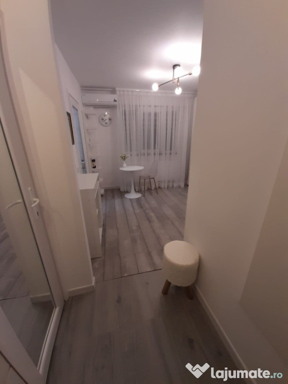 Garsoniera, moderna, intre metrou Gorjului si Pacii, semistradala,