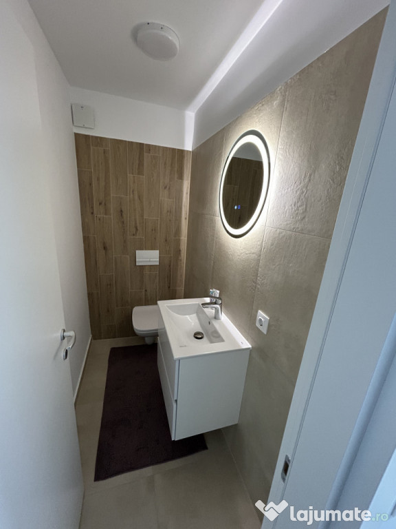 Apartament 3 camere, zona Coresi, parcare inclusa