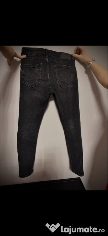 Blugi Zara negri cu găuri – stil urban / streetwear