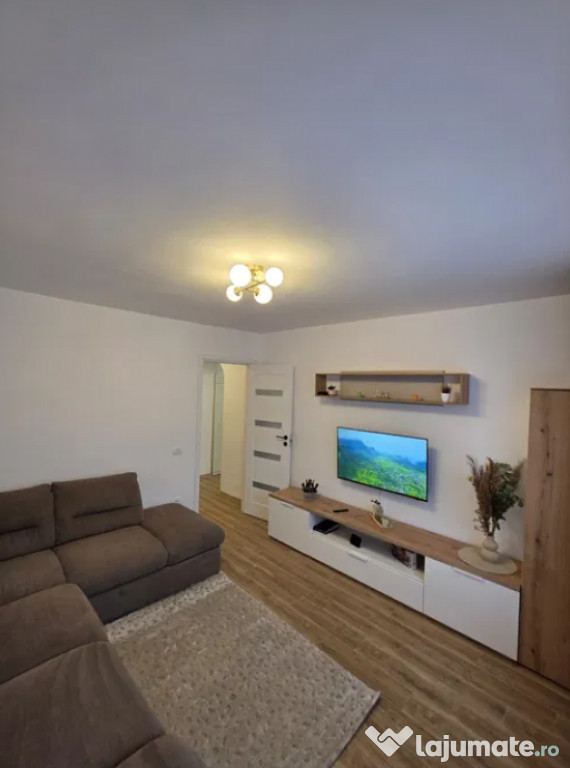 Apartament 2 camere, decomandat - zona Bartolomeu