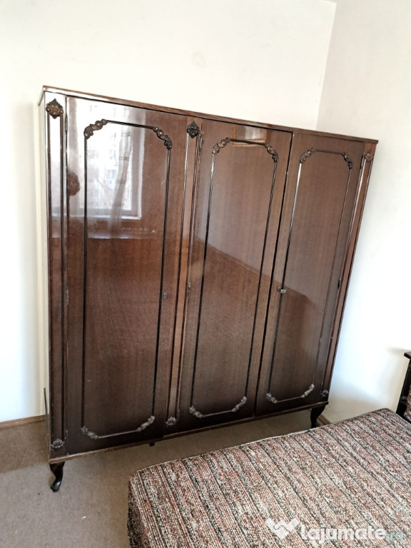 Vand Sifonier cu 3 usi pe picioare