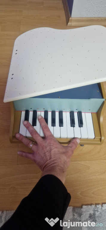 Pian jucatie din lemn