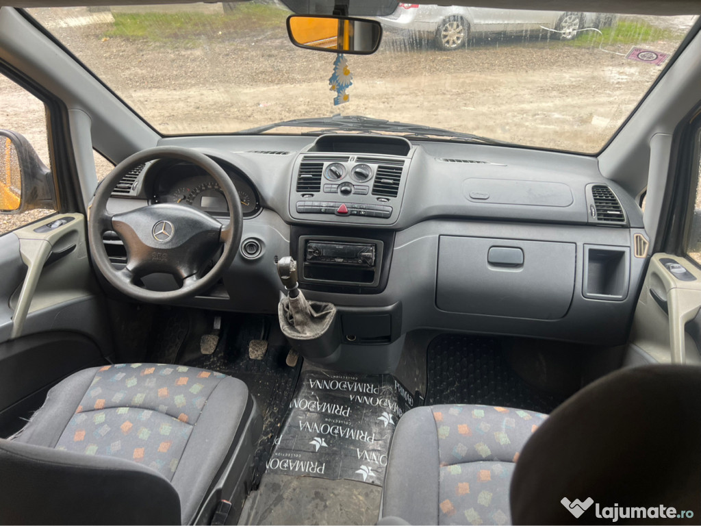 Vând Mercedez vito