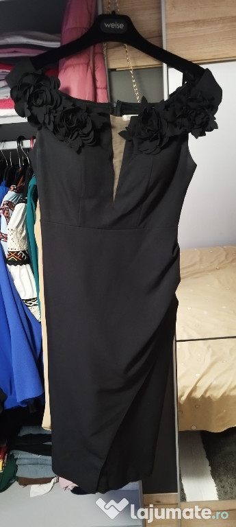 Vând Rochie Stofa Mărime 34 Purtată o singură dată.