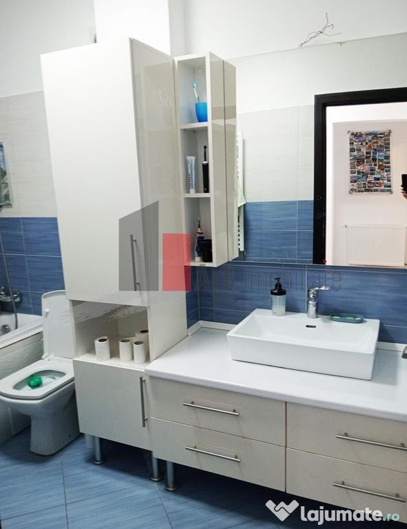 Vânzare apartament 3 camere cu centrală Apărătorii Pa...