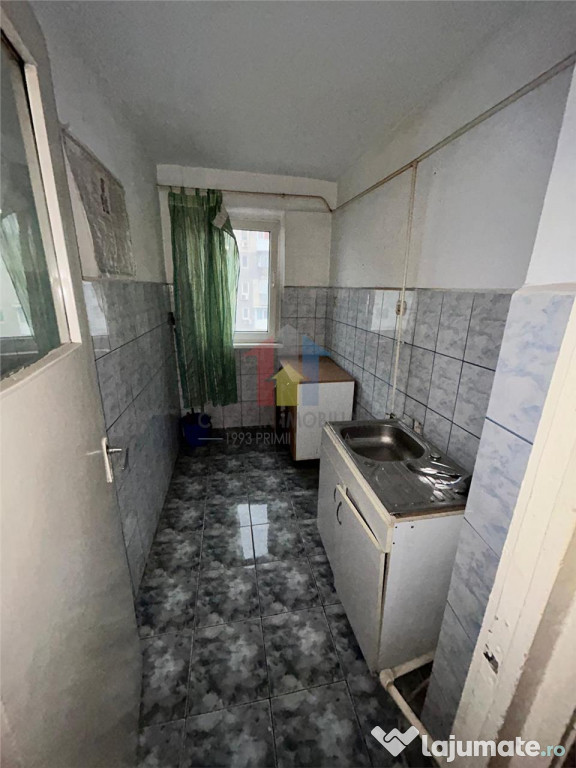 SUPER PRET! 2 camere, etaj intermediar, bloc cu lift, Viziru