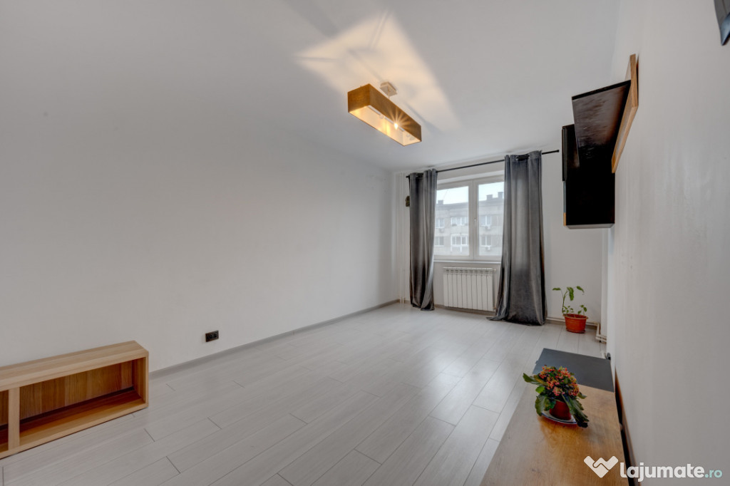 Apartament 3 camere decomandat, cu centrala proprie, bloc 19