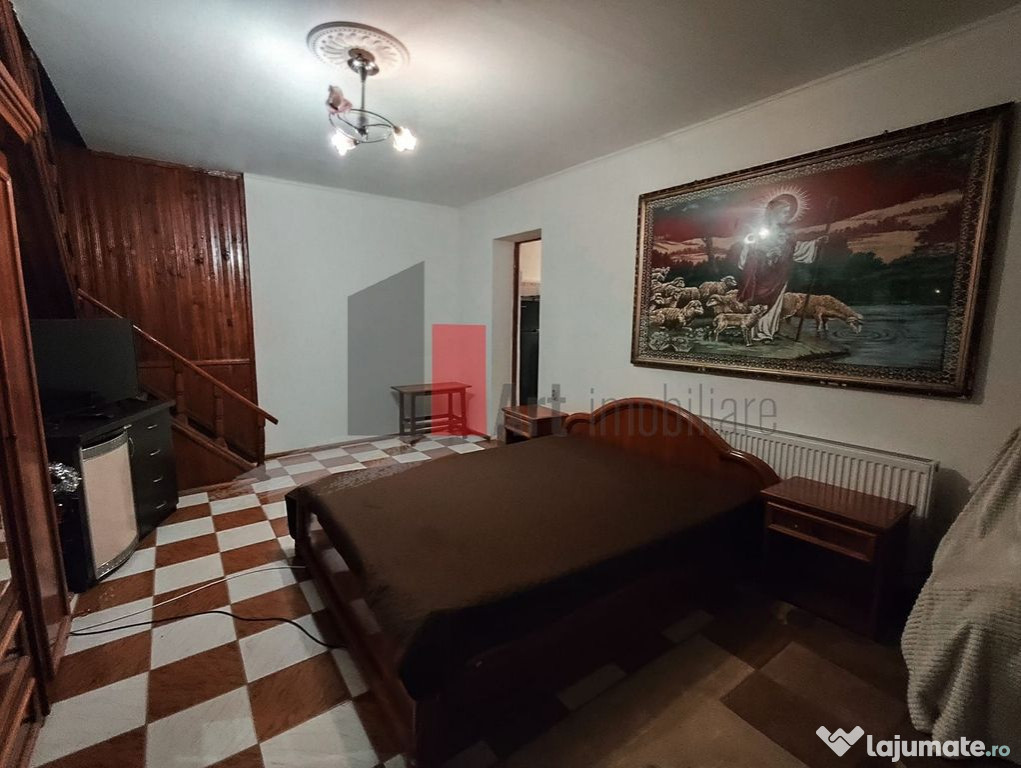 Garsoniera de inchiriat in zona Damaroaia