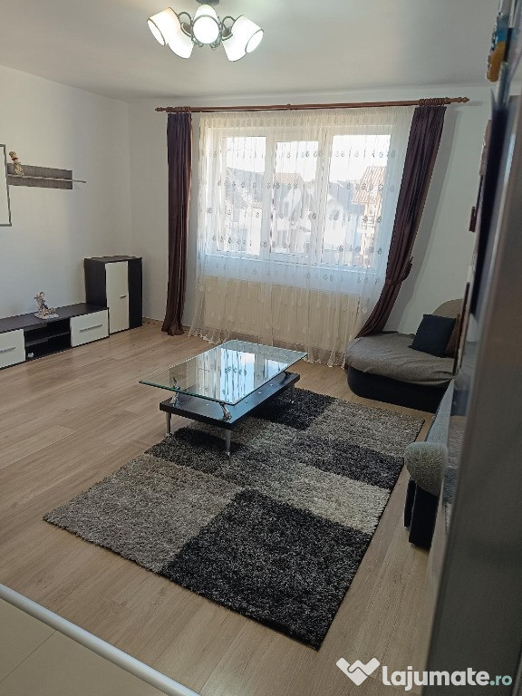 Apartament 4 camere etaj 1 , C.Moldovei