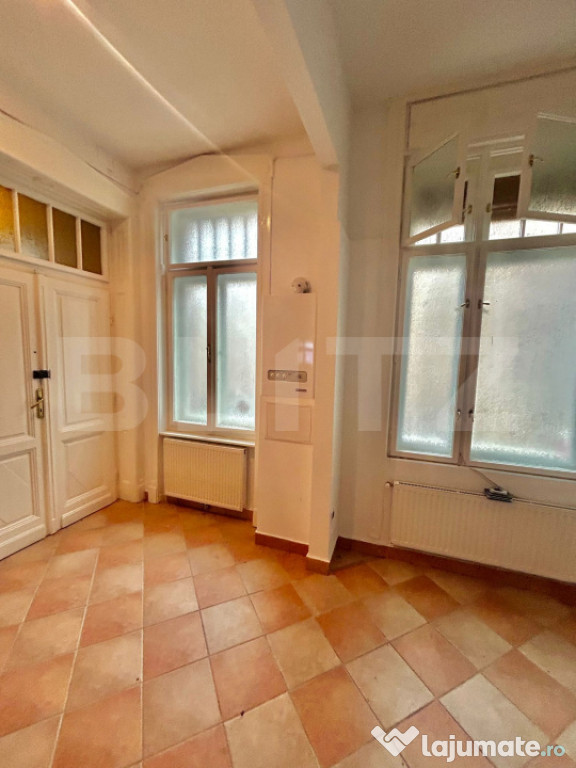Apartament de patrimoniu, 5 camere, 125 mp – clădire isto