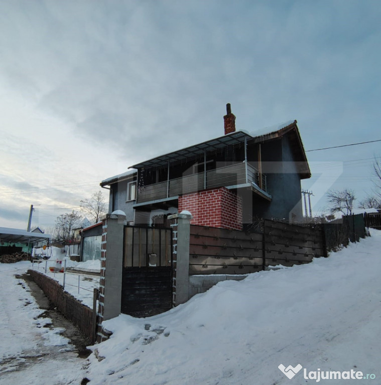 Casă individuală 4 camere, 96 mp utili, teren 992 mp, Răs