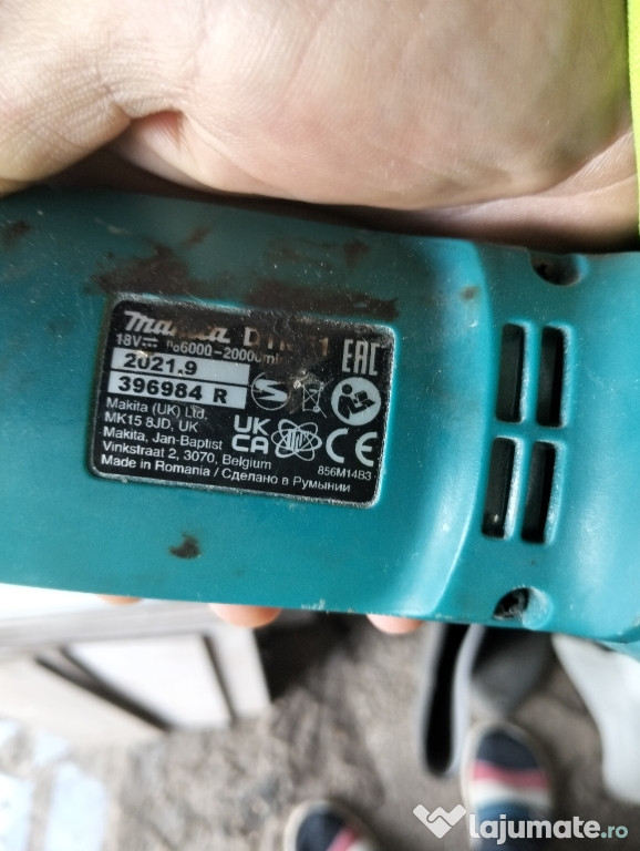 Vând unealta makita