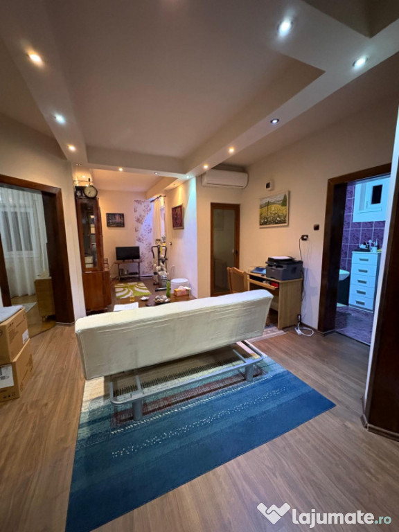 Apartament 3 camere, 83 mp, curte privată, acces individual