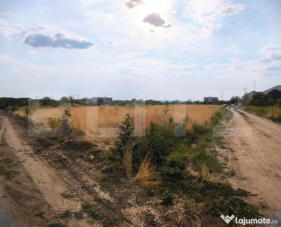 Teren intravilan 1156 mp, deschidere bilaterala, in spatele