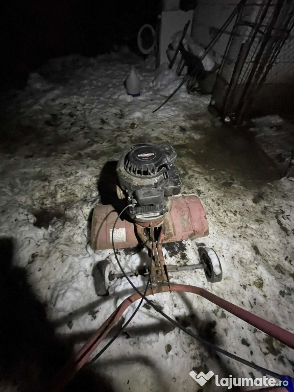 Motocultor la mana a doua