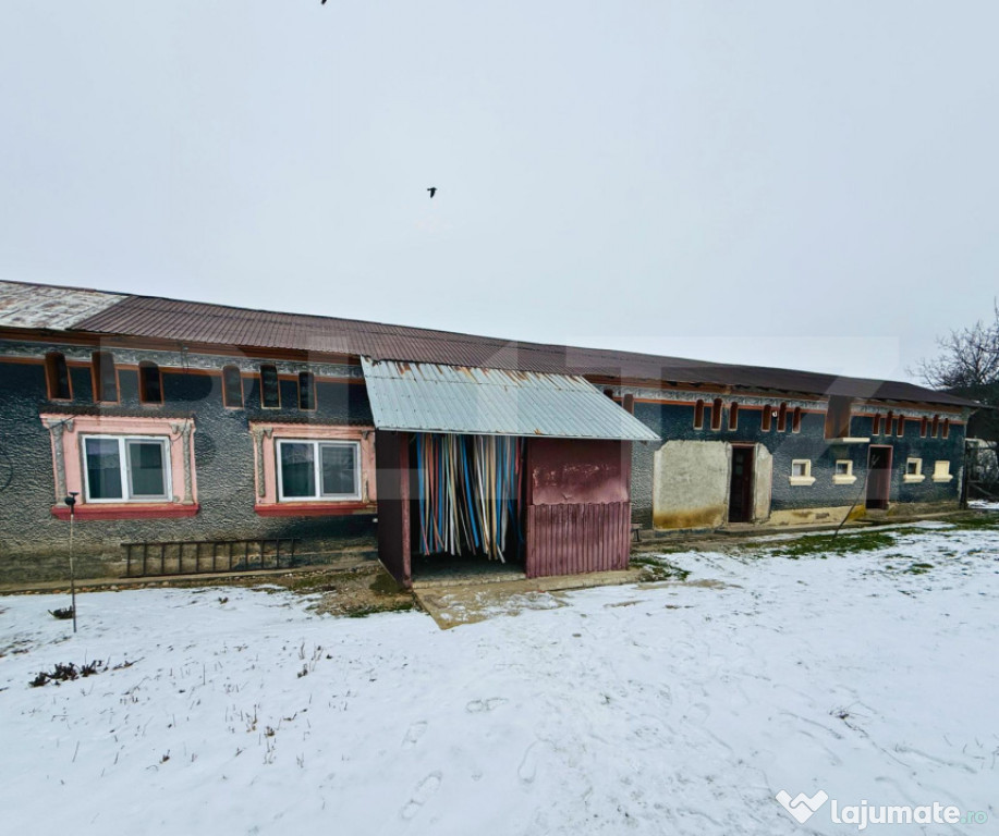 Casă bătrânească cu teren generos de 1.948 mp
