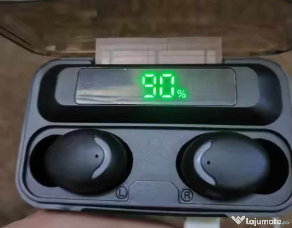 Casti wireless cu powerbank ,produs nou