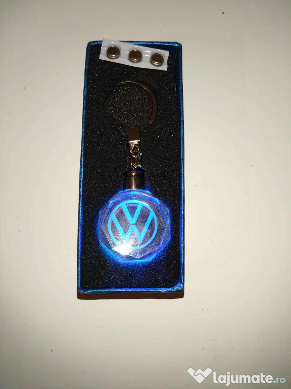 Breloc auto din cristal cu LED - Logo VOLKSWAGEN