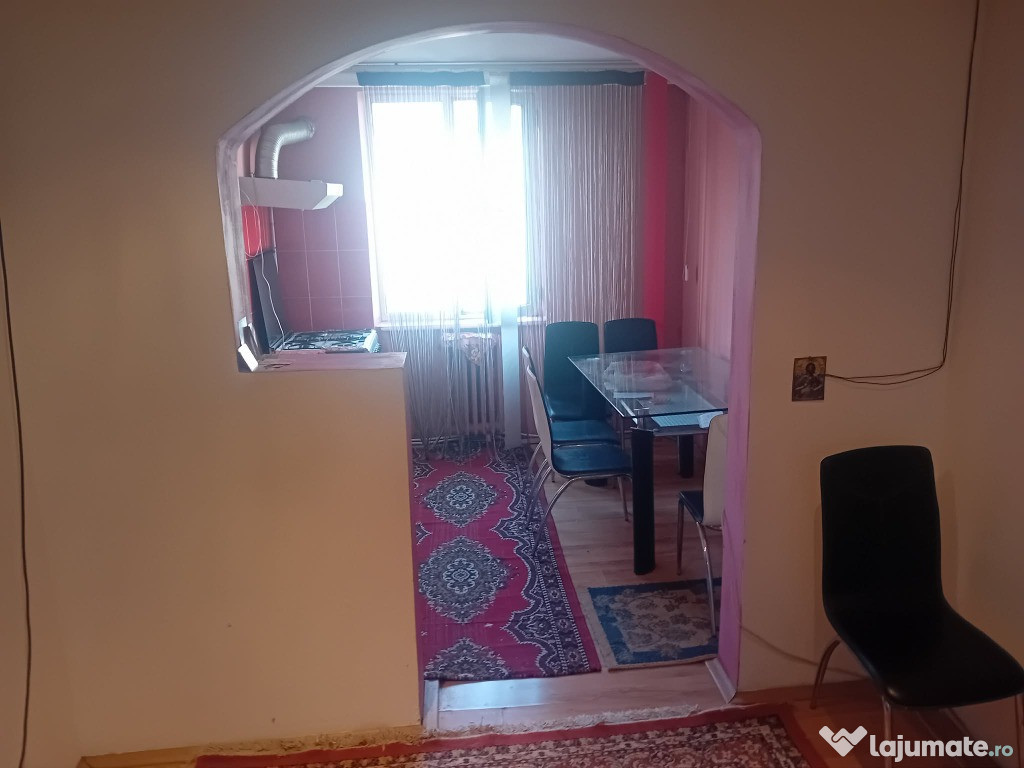 Ap 3 Cam 75mp Asirom aproape de centru decomandat centrala 2 bai