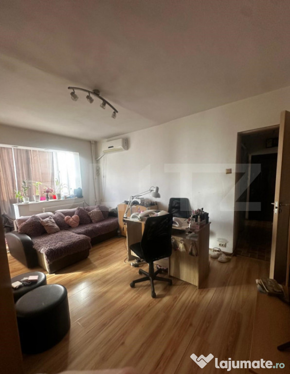 Apartament 3 camere, etaj 3, Craiovita, zona Niela,