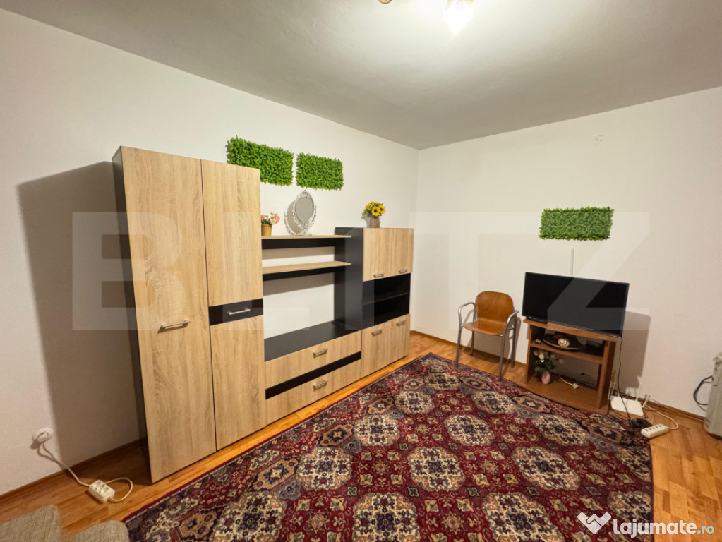 Apartament de inchiriat, decomandat, Facultatea de Drept