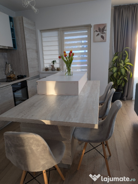 Vând insulă de bucătărie, stare foarte bună