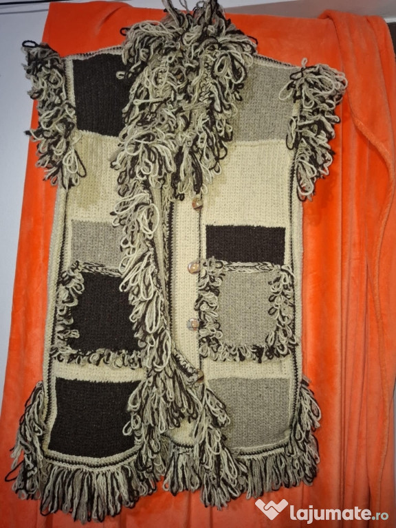 Veste din lana crosetate manual