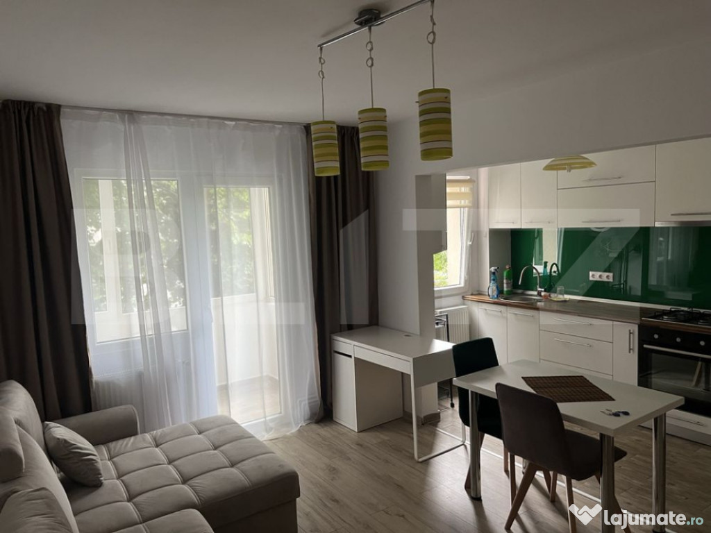 Apartament 3 camere, semidecomandat, balcon, mobilat modern,