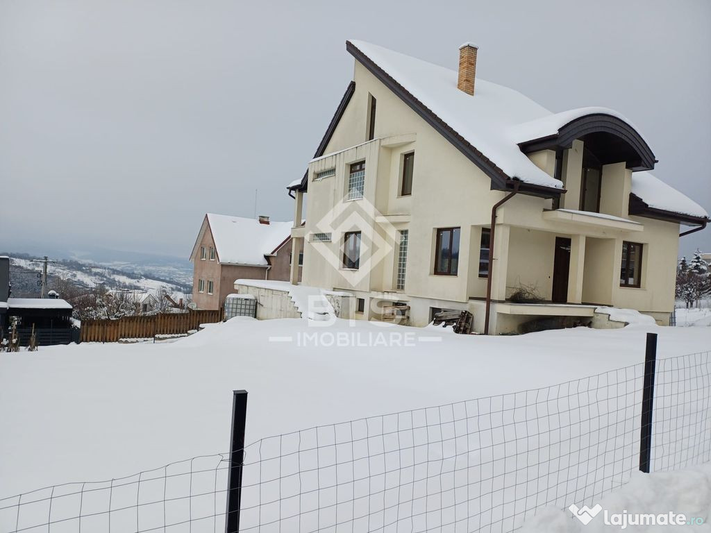 Casă individuală cu demisol, parter și etaj – 186mp