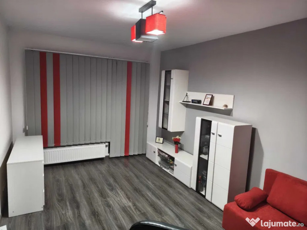 Apartament 2 camere, decomandat - zona Tractorul