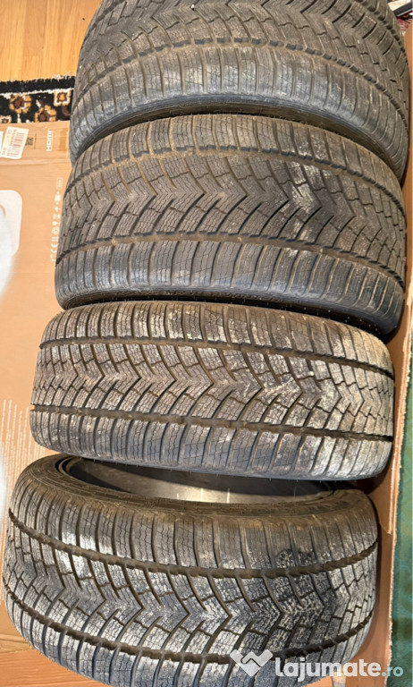 Vând vouă seturi de anvelope!!