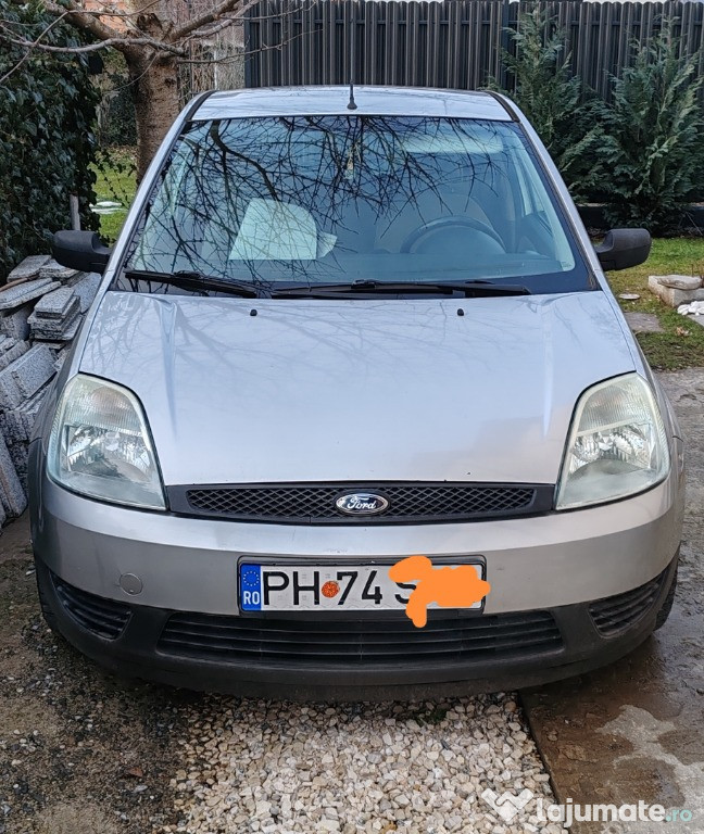 Vând Ford Fiesta 2004