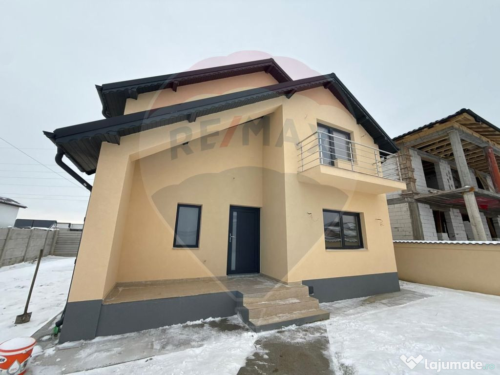 Casă / Vilă cu 4 camere de vânzare în zona Lascar Cat...